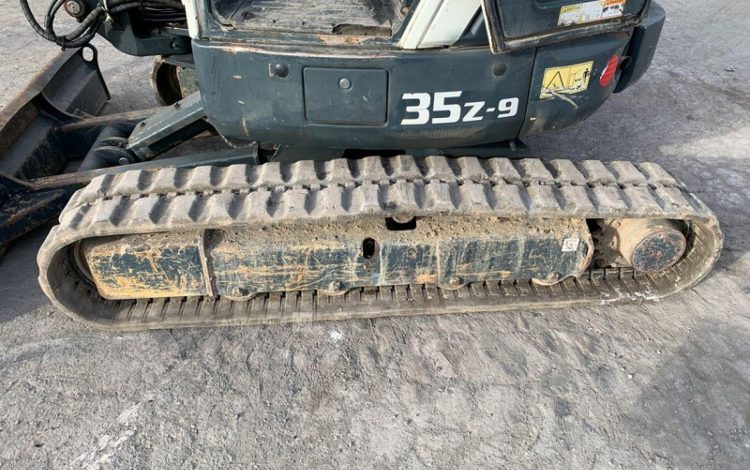 HYUNDAI MINI PELLE SUR CHENILLES 3,8 TONNES  ROB1812