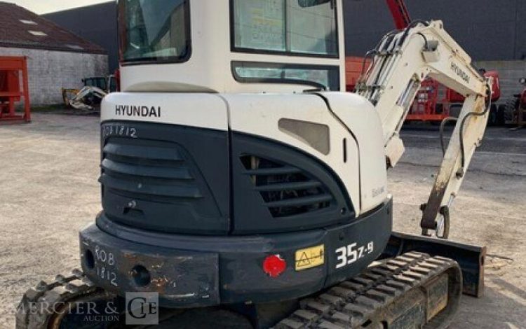 HYUNDAI MINI PELLE SUR CHENILLES 3,8 TONNES  ROB1812