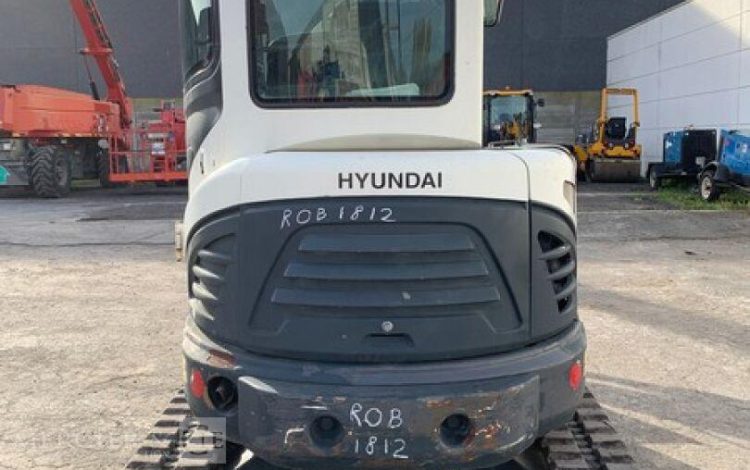 HYUNDAI MINI PELLE SUR CHENILLES 3,8 TONNES  ROB1812