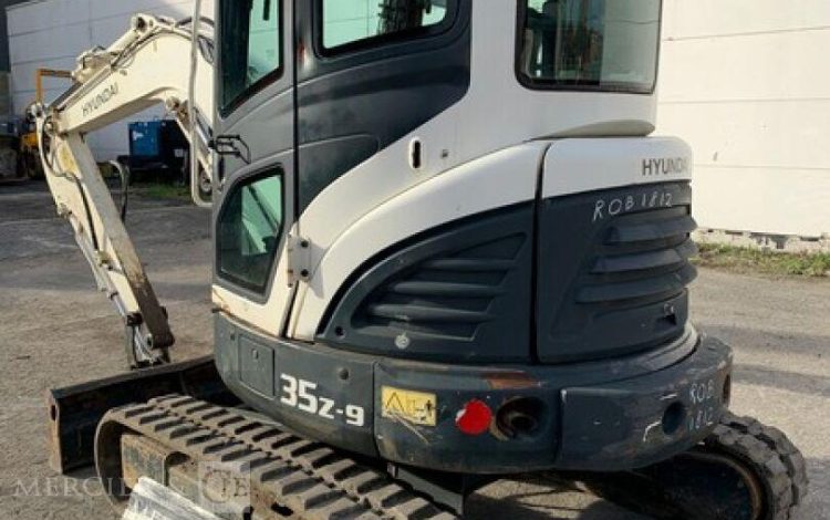 HYUNDAI MINI PELLE SUR CHENILLES 3,8 TONNES  ROB1812