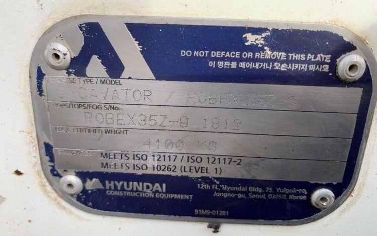 HYUNDAI MINI PELLE SUR CHENILLES 3,8 TONNES  ROB1812