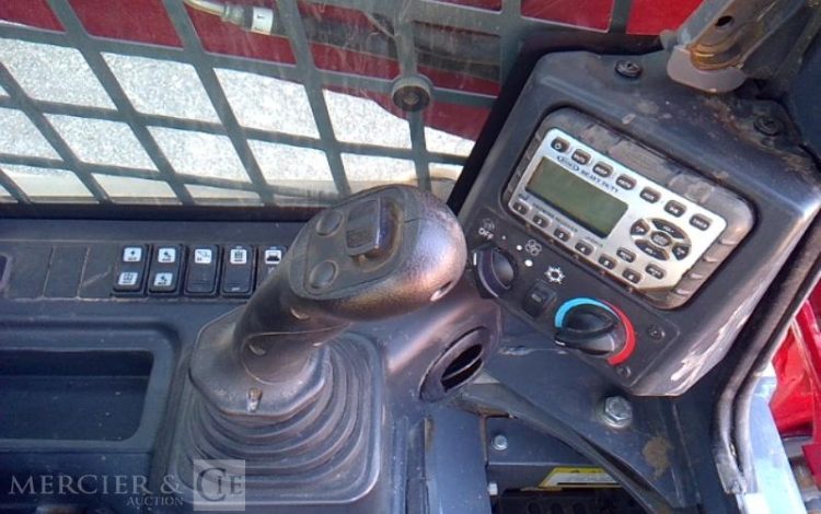 TAKEUCHI CHARGEUR TL10V-2  + GODET + TABLIER FOURCHE 175H AN2023 GRIS 62024