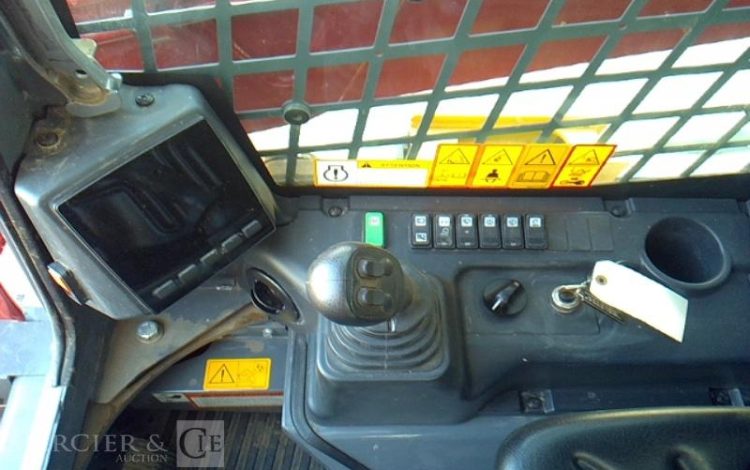 TAKEUCHI CHARGEUR TL10V-2  + GODET + TABLIER FOURCHE 175H AN2023 GRIS 62024