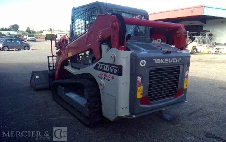 TAKEUCHI CHARGEUR TL10V-2  + GODET + TABLIER FOURCHE 175H AN2023 GRIS 62024