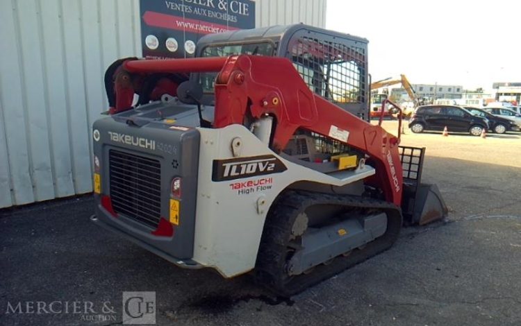 TAKEUCHI CHARGEUR TL10V-2  + GODET + TABLIER FOURCHE 175H AN2023 GRIS 62024
