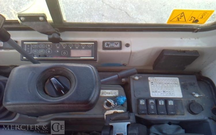 TAKEUCHI MINIPELLE TB 225 2T4 2073H AN2021 + PINCE MARTIN UG AN2021 GRIS 66401