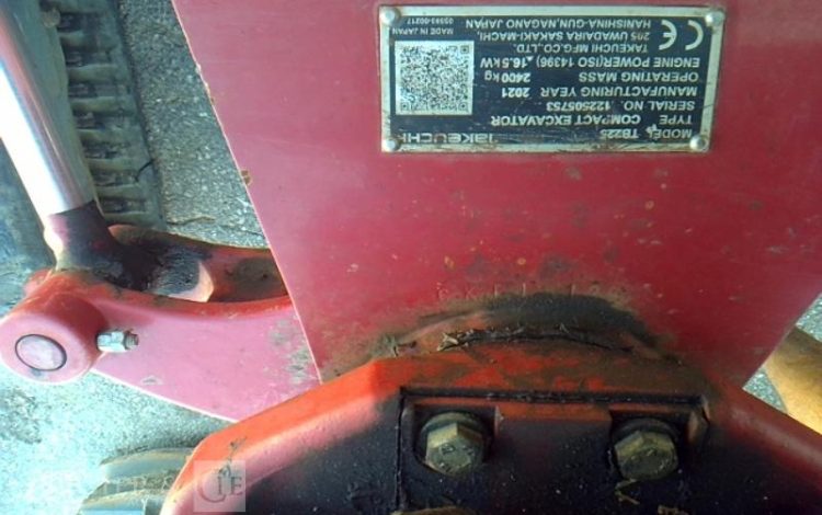 TAKEUCHI MINIPELLE TB 225 2T4 2073H AN2021 + PINCE MARTIN UG AN2021 GRIS 66401
