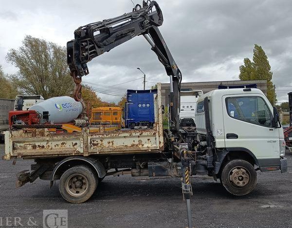 MITSUBISHI CANTER BENNE AVEC GRUE HIAB MODELE XS BLANC 997BDW69