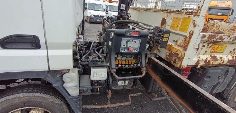 MITSUBISHI CANTER BENNE AVEC GRUE HIAB MODELE XS BLANC 997BDW69