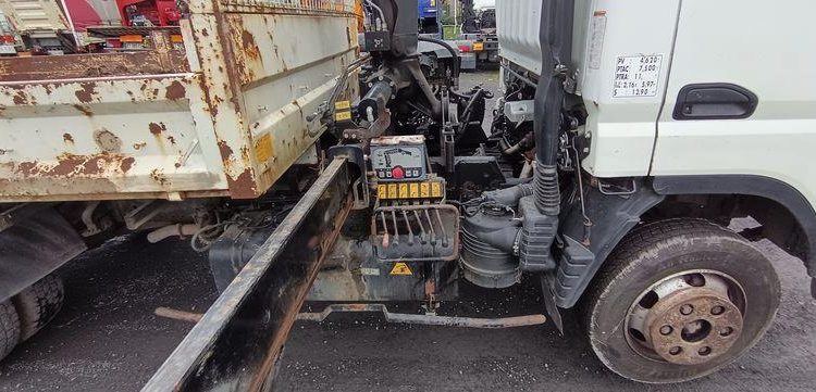 MITSUBISHI CANTER BENNE AVEC GRUE HIAB MODELE XS BLANC 997BDW69