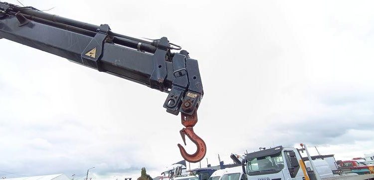 MITSUBISHI CANTER BENNE AVEC GRUE HIAB MODELE XS BLANC 997BDW69