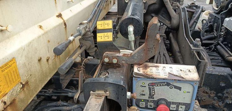 MITSUBISHI CANTER BENNE AVEC GRUE HIAB MODELE XS BLANC 997BDW69