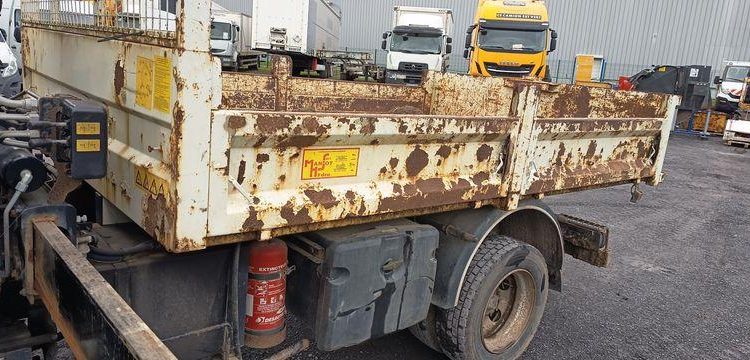 MITSUBISHI CANTER BENNE AVEC GRUE HIAB MODELE XS BLANC 997BDW69