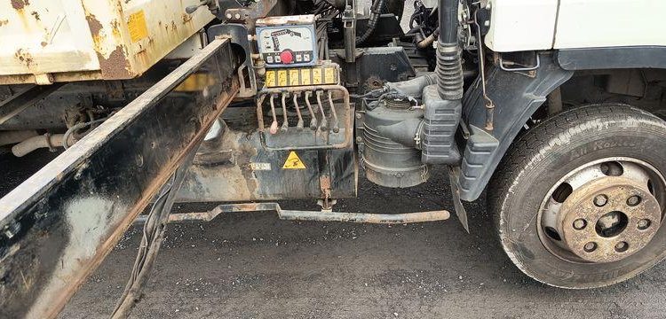 MITSUBISHI CANTER BENNE AVEC GRUE HIAB MODELE XS BLANC 997BDW69