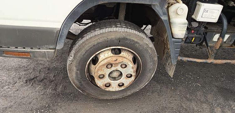 MITSUBISHI CANTER BENNE AVEC GRUE HIAB MODELE XS BLANC 997BDW69