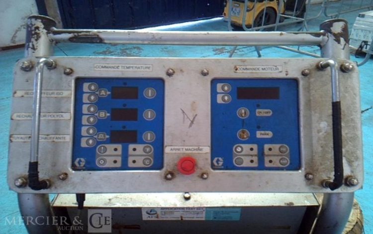 GRACO MACHINE A PULVERISER MOUSSE POLYURETHANE REACTOR  E-30 BLEU A1209