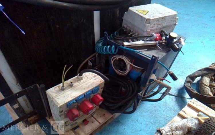 GRACO MACHINE A PULVERISER MOUSSE POLYURETHANE REACTOR  E-30 BLEU A1209