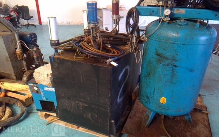 GRACO MACHINE A PULVERISER MOUSSE POLYURETHANE REACTOR  E-30 BLEU A1209