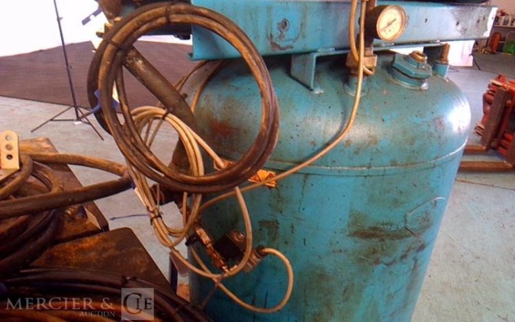 GRACO MACHINE A PULVERISER MOUSSE POLYURETHANE REACTOR  E-30 BLEU A1209