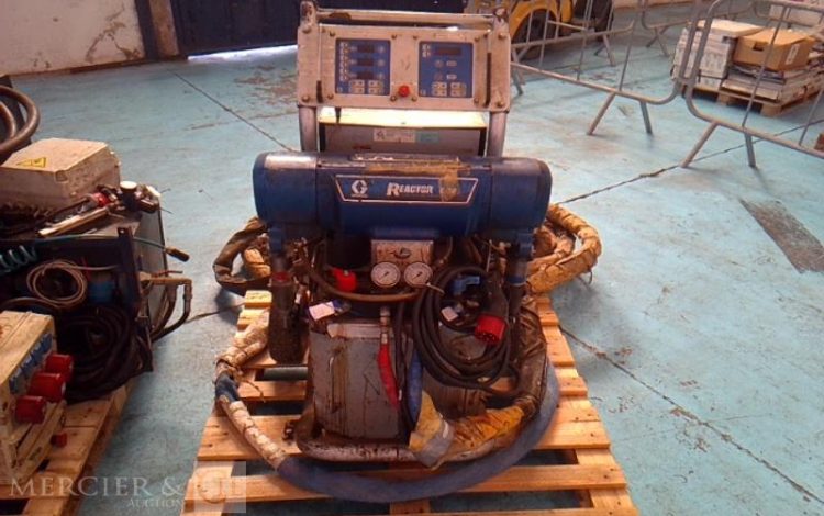 GRACO MACHINE A PULVERISER MOUSSE POLYURETHANE REACTOR  E-30 BLEU A1209
