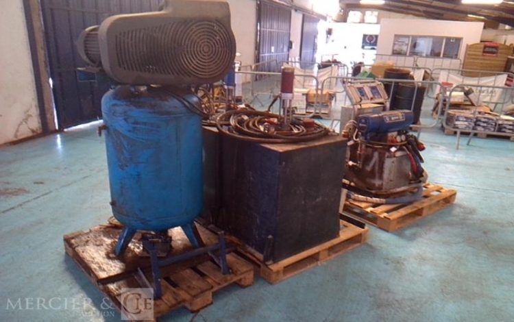 GRACO MACHINE A PULVERISER MOUSSE POLYURETHANE REACTOR  E-30 BLEU A1209