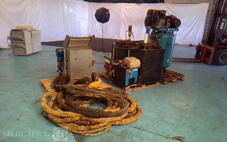 GRACO MACHINE A PULVERISER MOUSSE POLYURETHANE REACTOR  E-30 BLEU A1209