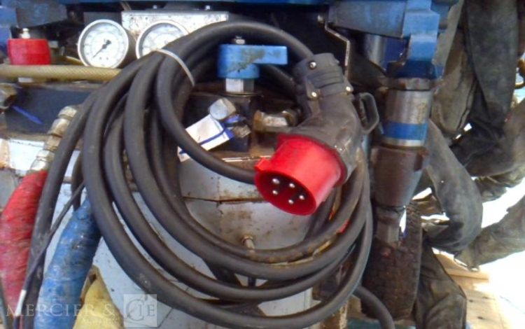 GRACO MACHINE A PULVERISER MOUSSE POLYURETHANE REACTOR  E-30 BLEU A1209