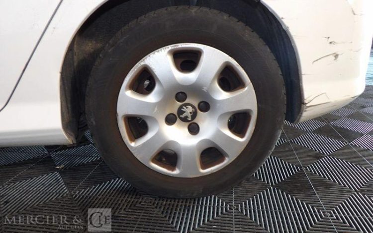 PEUGEOT 308 GENERATION-I 1.6 HDI 90CH BUSINESS BLANC BY-385-SD