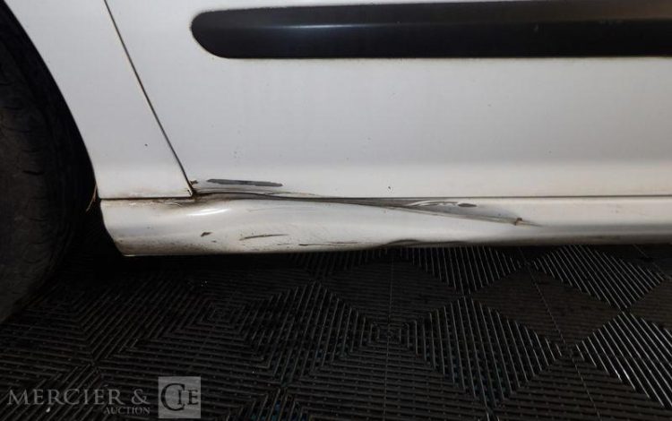 PEUGEOT 308 GENERATION-I 1.6 HDI 90CH BUSINESS BLANC BY-385-SD