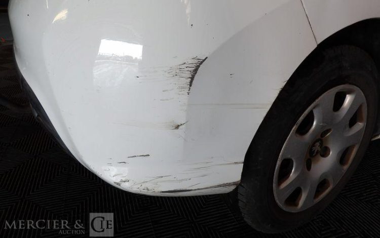 PEUGEOT 308 GENERATION-I 1.6 HDI 90CH BUSINESS BLANC BY-385-SD