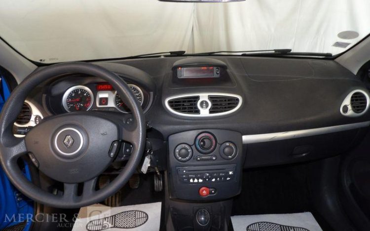 RENAULT CLIO  CA-937-NH