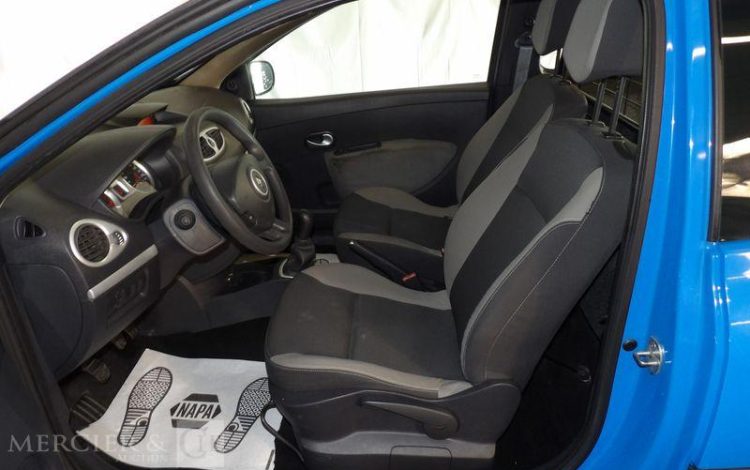 RENAULT CLIO  CA-937-NH