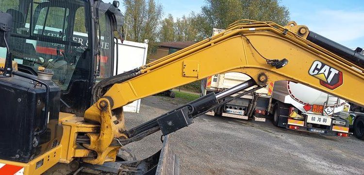 CATERPILLAR PELLE SUR CHENILLES 306-CR – DIESEL – 6,4 TONNES – 1715 HEURES – ANNEE 2021  CAT311