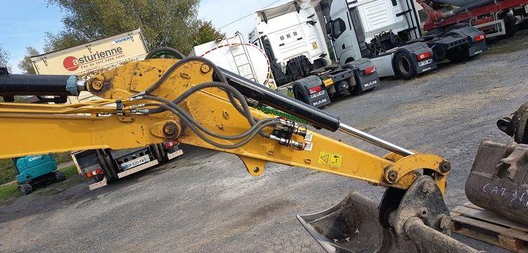 CATERPILLAR PELLE SUR CHENILLES 306-CR – DIESEL – 6,4 TONNES – 1715 HEURES – ANNEE 2021  CAT311