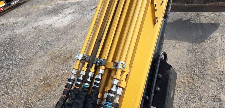 CATERPILLAR PELLE SUR CHENILLES 306-CR – DIESEL – 6,4 TONNES – 1715 HEURES – ANNEE 2021  CAT311