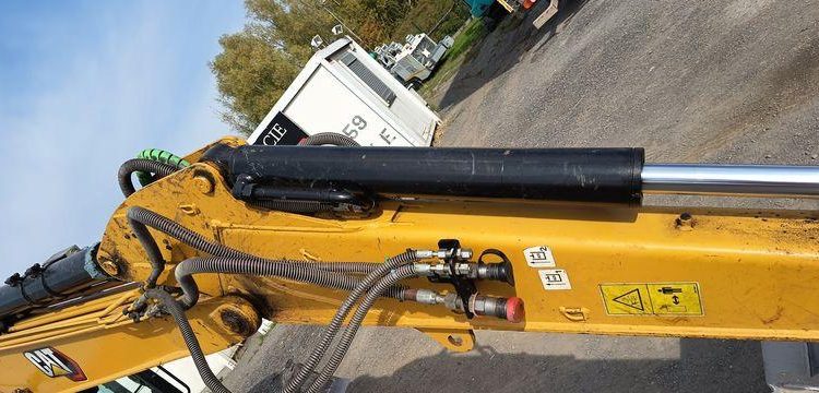 CATERPILLAR PELLE SUR CHENILLES 306-CR – DIESEL – 6,4 TONNES – 1715 HEURES – ANNEE 2021  CAT311