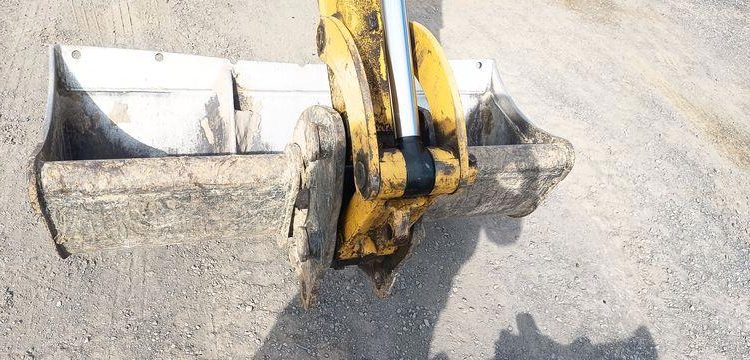 CATERPILLAR PELLE SUR CHENILLES 306-CR – DIESEL – 6,4 TONNES – 1715 HEURES – ANNEE 2021  CAT311