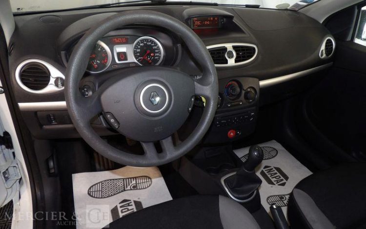 RENAULT CLIO III  CE-516-JJ
