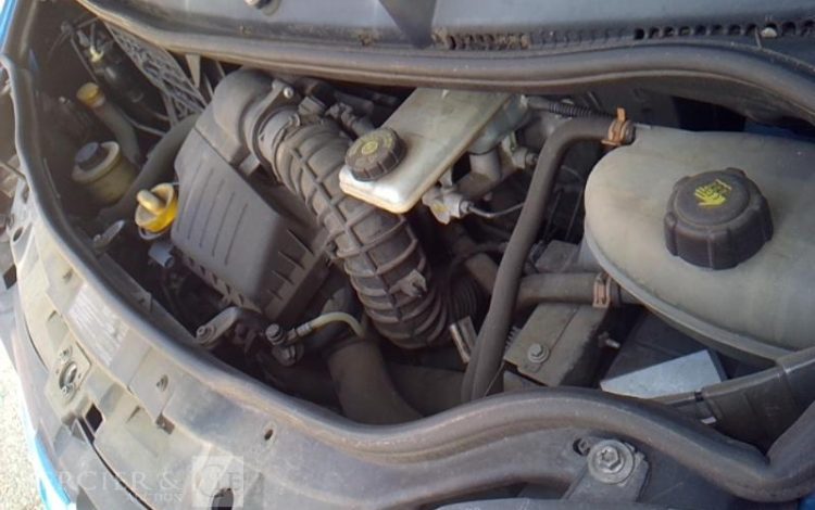 RENAULT TRAFIC II  CF-418-LA