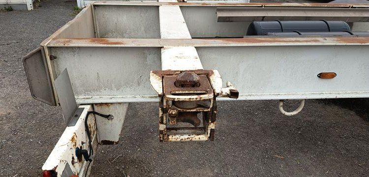 ASCA SEMI REMORQUE PORTE CONTAINER 3 ESSIEUX – PTAC 38 TONNES – ANNEE 2012  CJ-635-CG
