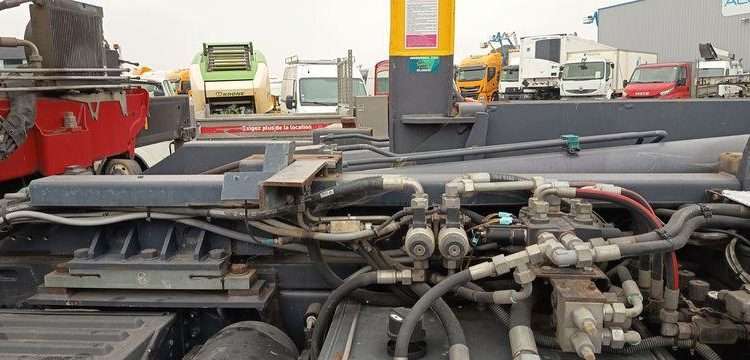 RENAULT PREMIUM LANDER 380 DXI 6X2 AVEC GRUE HMF ET BRAS AMPLIROLL MARREL – 239076 KMS BLANC CT-994-DY
