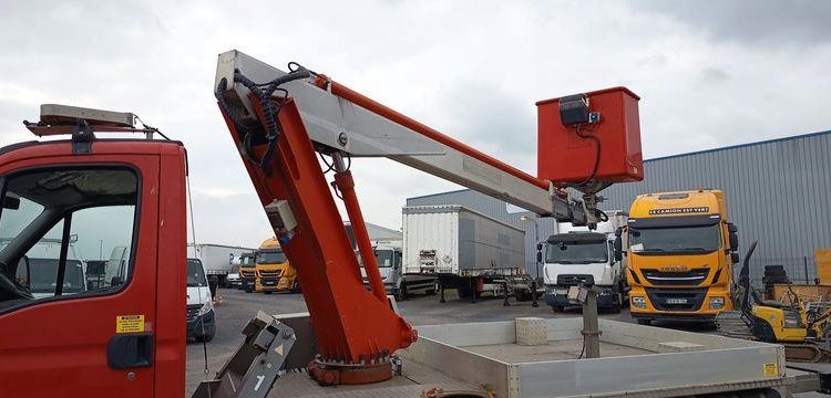 IVECO 35S AVEC NACELLE 16M  – NON ROULANT -TREUIL  DD-705-AF