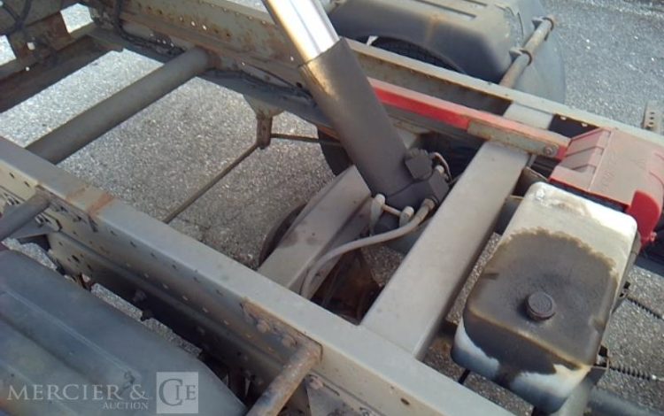 IVECO 35C13  2.3 D 125 BENNE SIMPLE CABINE COFFRE ROUGE DE-682-AJ
