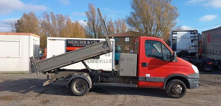 IVECO 35C  BENNE SIMPLE CABINE COFFRE  DH-493-NL
