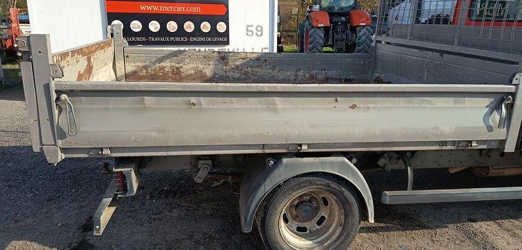 IVECO 35C  BENNE SIMPLE CABINE COFFRE  DH-493-NL