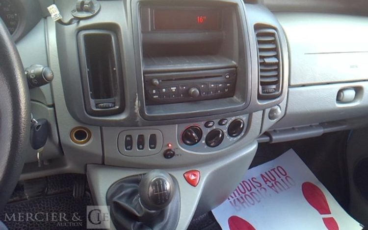 RENAULT TRAFIC II  DL-423-VG