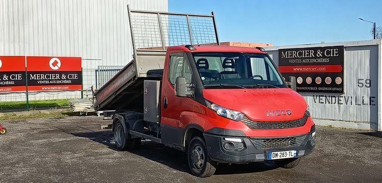 IVECO 35C13.6- CAMION BENNE SIMPLE CAB – COFFRE
  DM-283-TL