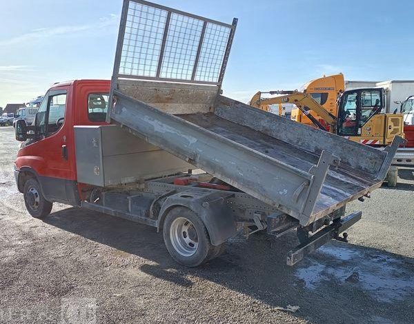 IVECO 35C13.6- CAMION BENNE SIMPLE CAB – COFFRE
  DM-283-TL