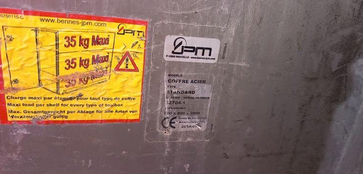 IVECO 35C13.6- CAMION BENNE SIMPLE CAB – COFFRE
  DM-283-TL