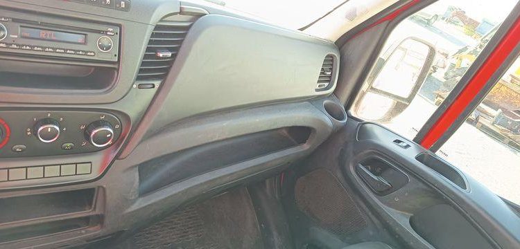 IVECO 35C13.6- CAMION BENNE SIMPLE CAB – COFFRE
  DM-283-TL